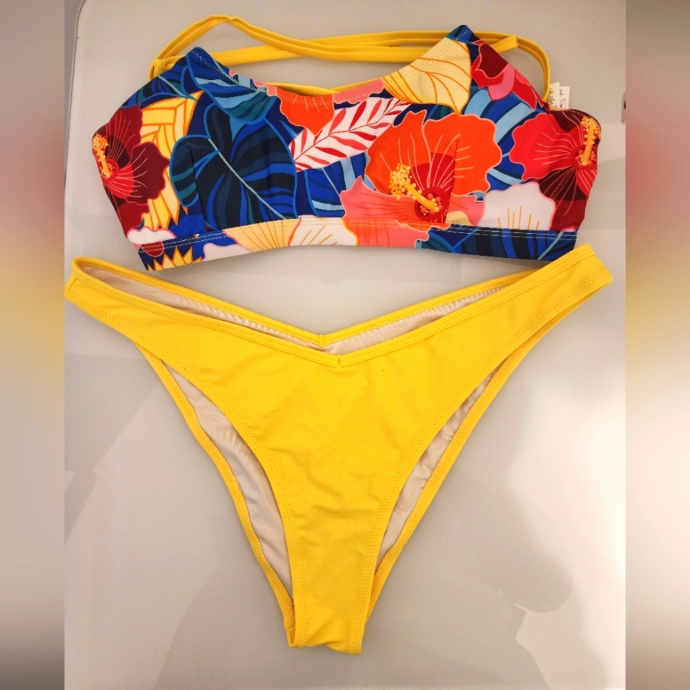 Cupshe Yellow/Red/Blue Floral Bikini Set
